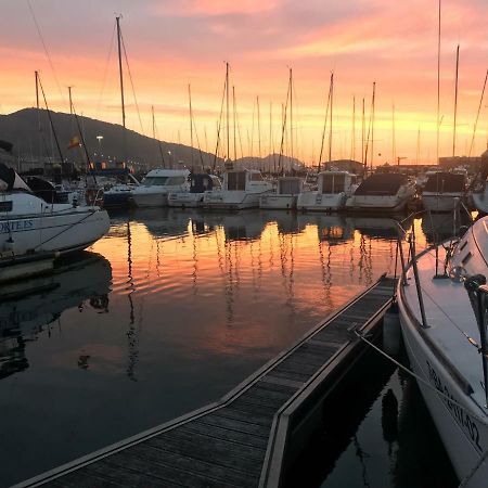 Yate De Lujo En Getxo Hotel Buitenkant foto