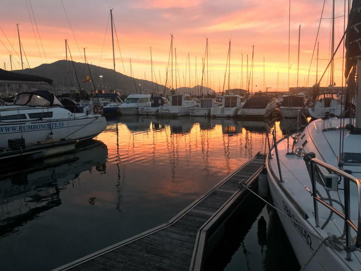 Yate De Lujo En Getxo Hotel Buitenkant foto